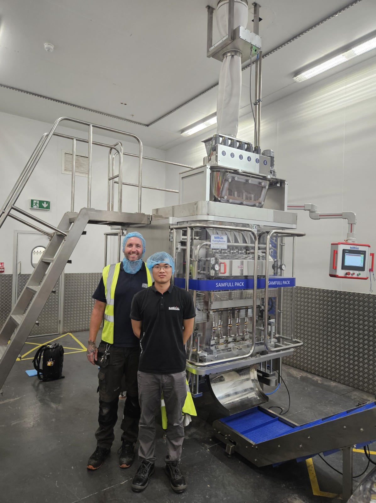 Liverpool, UK: 6-Lane Multilane Packing Machine for Cappuccino Stick Coffee